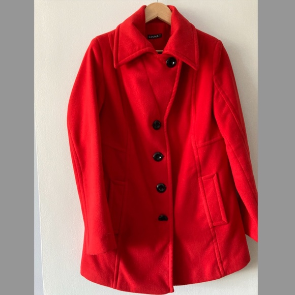 Red coat - Picture 3 of 9
